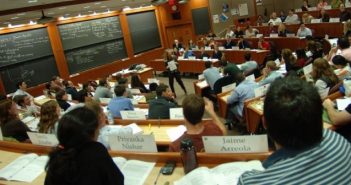 life-at-hbs-harvard-business-school-two-year-mba-world-full-time-residential-mba-a-students-experience-academic-classroom-activities
