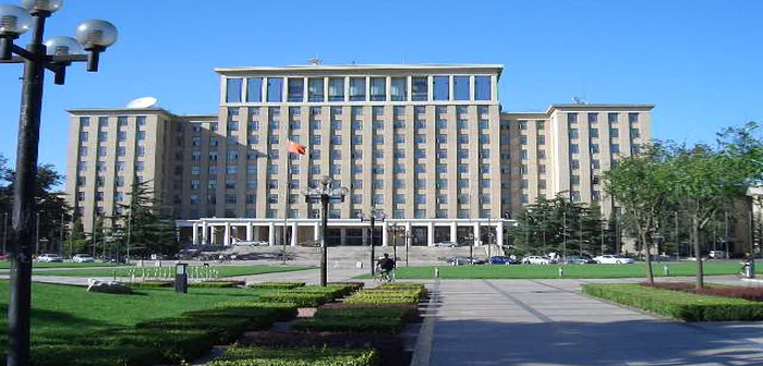 Tsinghua_University_-_Square_building